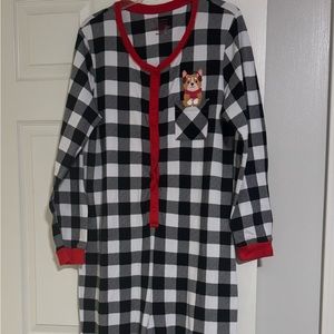 Women’s pajamas/Intimates & Sleepwear Size: M brand: Pajamarama Holiday